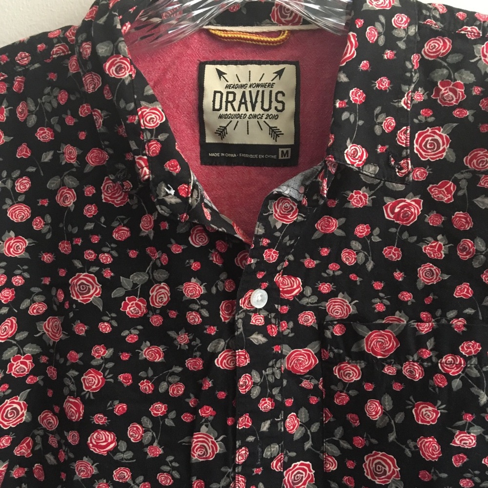 Red rose short sleeve - Picture 2 of 3